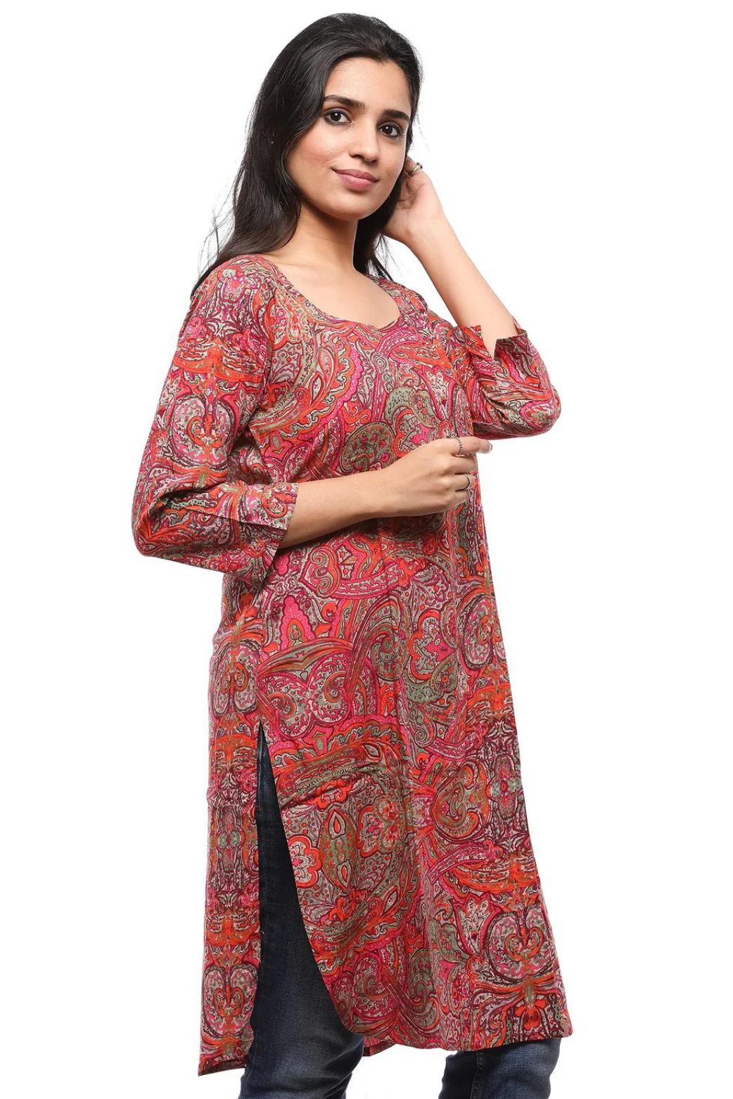 Women Round Neck Knee Length Kurta